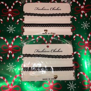 White & black chokers 4 pack.